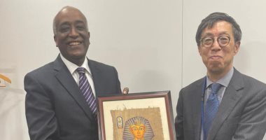 سفير مصر في طوكيو مع رئيس مؤسسة اليابان الثقافية