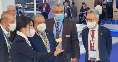 وزير الدولة للإنتاج الحربي يزور جناح Hyundai Rotem الكورية بمعرض السعودية